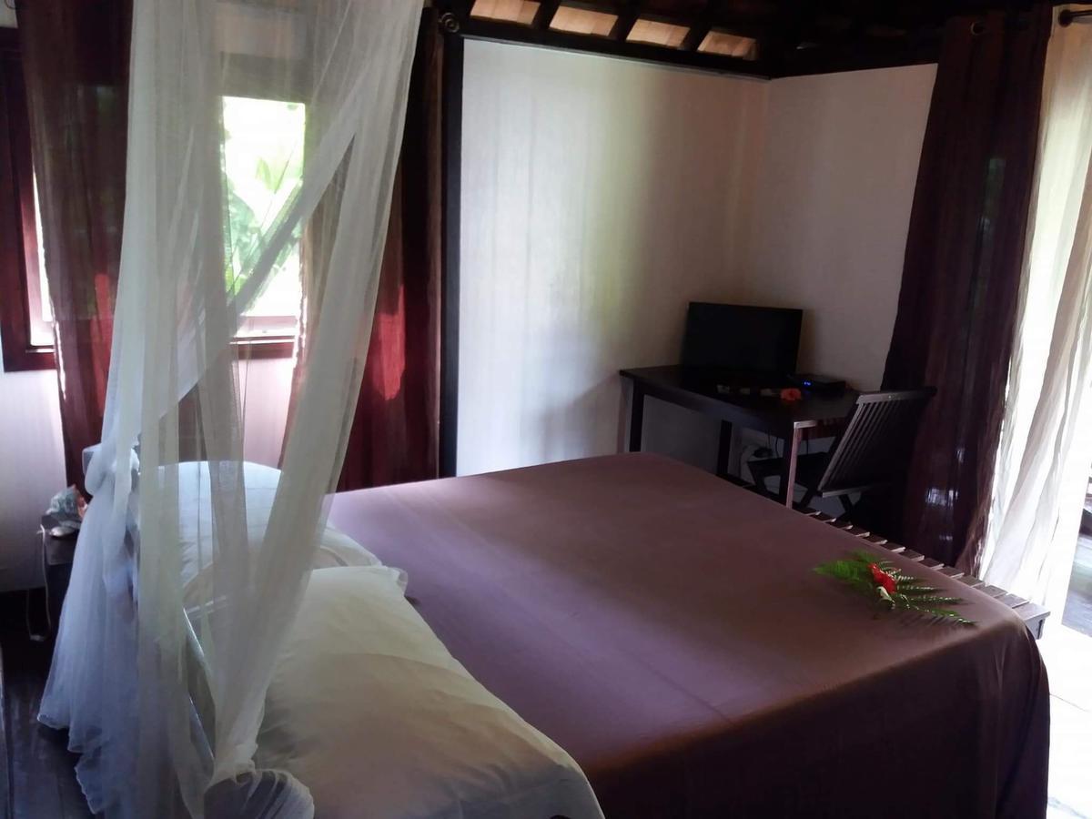 Pension Hibiscus Tahaa Uturoa Екстер'єр фото