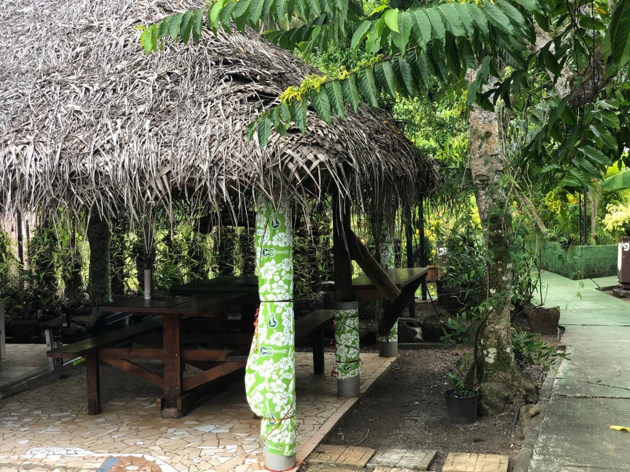 Pension Hibiscus Tahaa Uturoa Екстер'єр фото