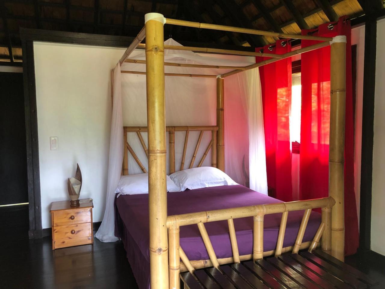 Pension Hibiscus Tahaa Uturoa Екстер'єр фото
